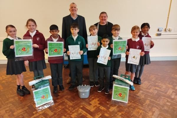 Cllr Lavery visits Ruislip Gardens Primary School and joins pupils to launch the new contamination campaign - That's not my recycling bag.