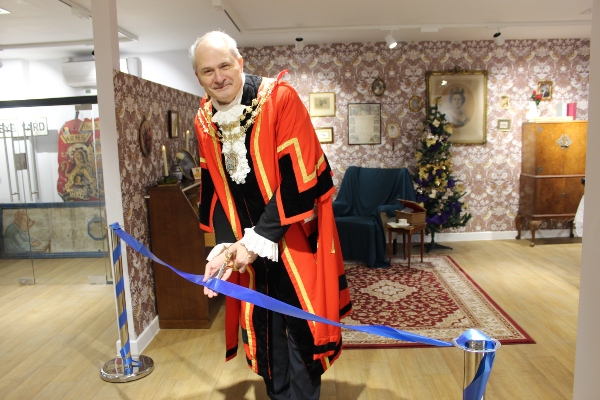 Mayor of Hillingdon, Cllr Philip Corthorne, opens the new Hillingdon Museum
