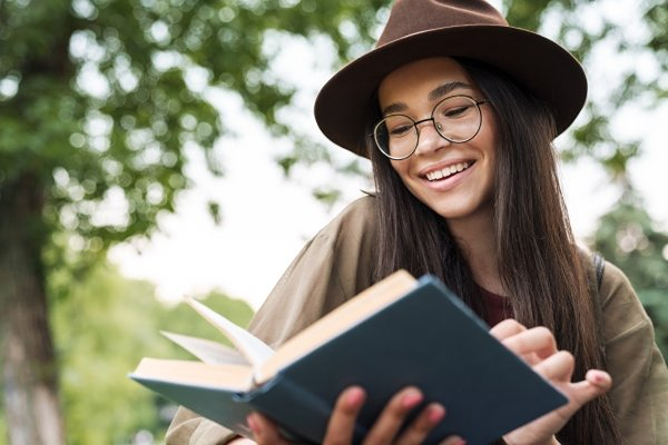 Picture of person reading