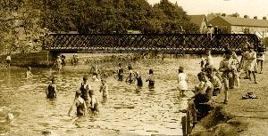 People bathing at ruislip lido