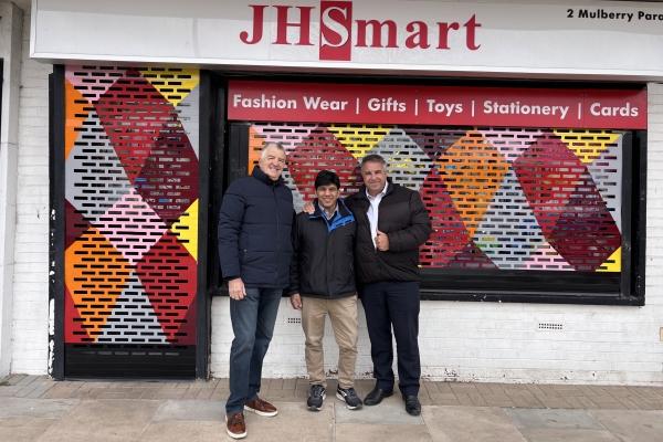 Cllr Lavery and Cllr Tuckwell visit businesses on Mulberry Parade